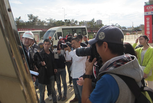 15家中央、省、市媒體聚焦市政分公司盤龍區(qū)公租房建設情況