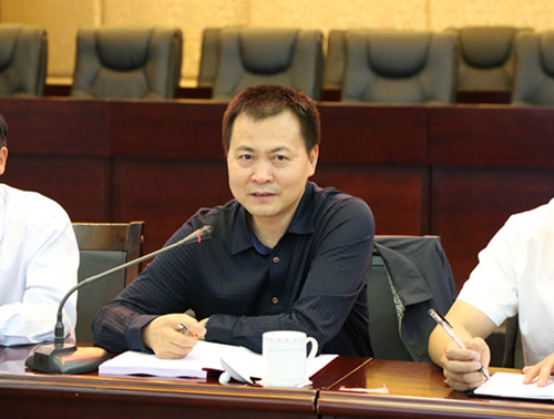 公司召開2015年年中工作會