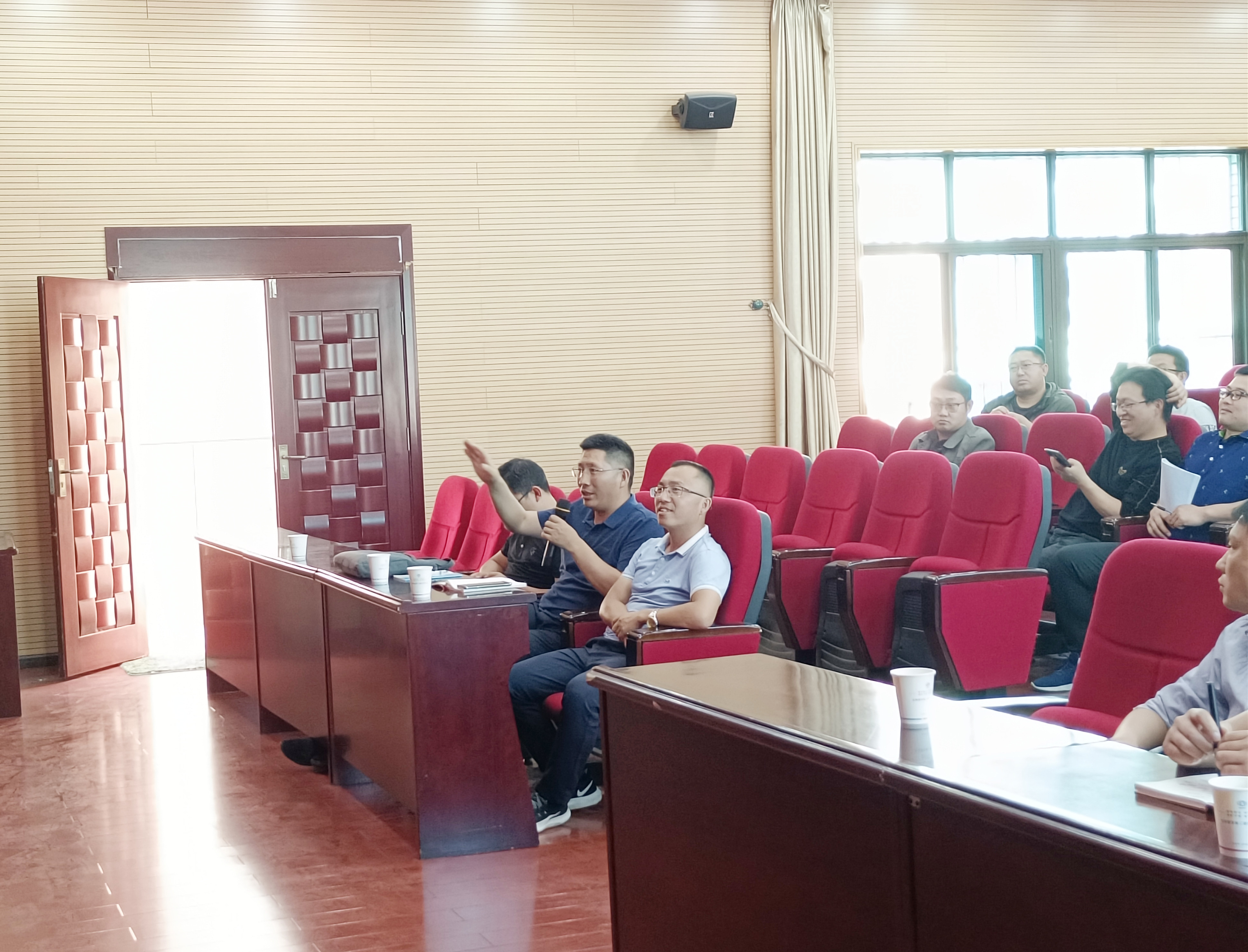 【公司動(dòng)態(tài)】公司組織開展公路工程現(xiàn)澆箱梁施工及質(zhì)檢、試驗(yàn)資料培訓(xùn)