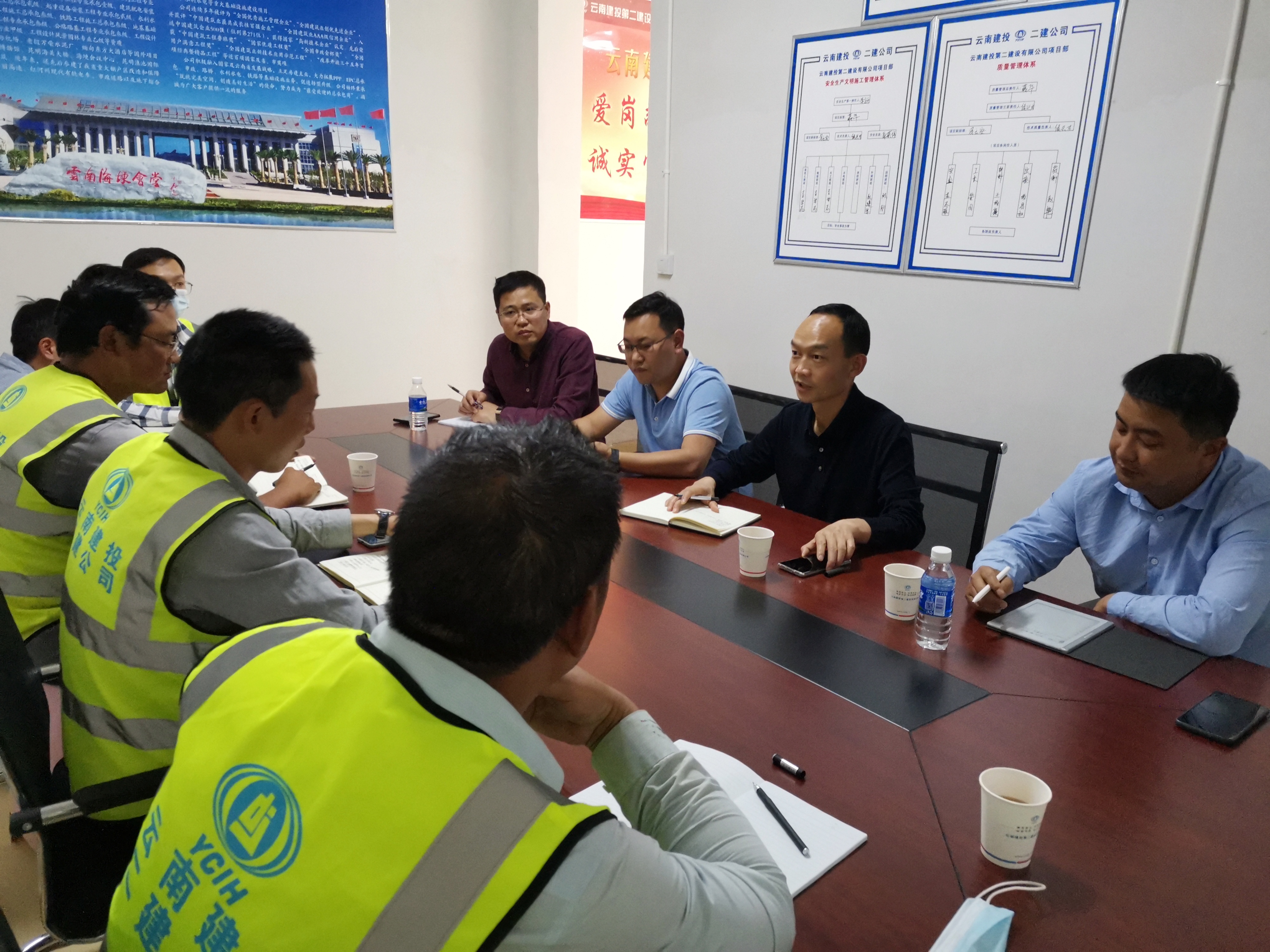 【貫徹一線工作法】董學(xué)友到國際工程部滄源職業(yè)學(xué)校項(xiàng)目檢查指導(dǎo)工作