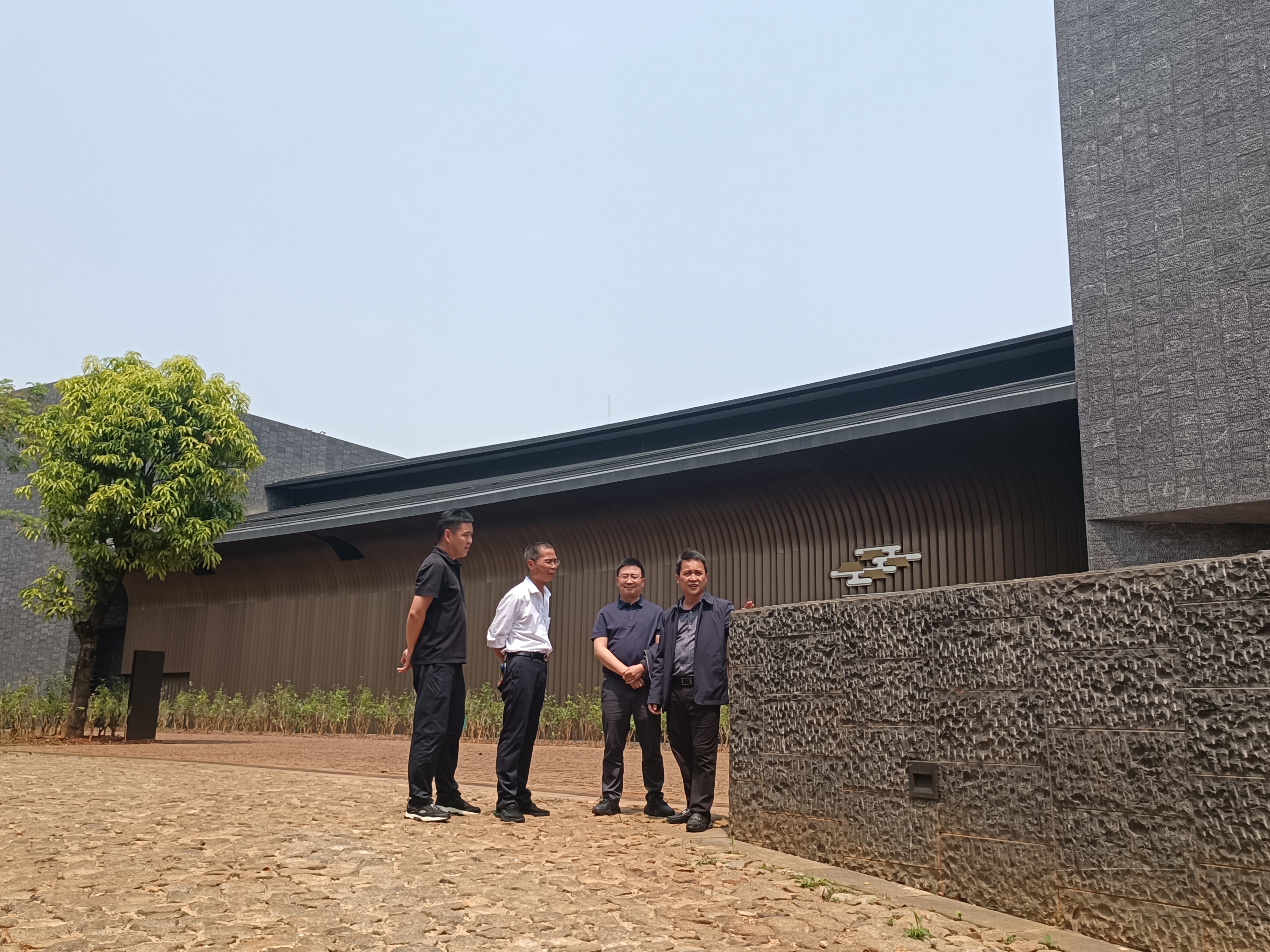 【貫徹一線工作法】公司領導到景邁小鎮(zhèn)一期B地塊項目調(diào)研檢查