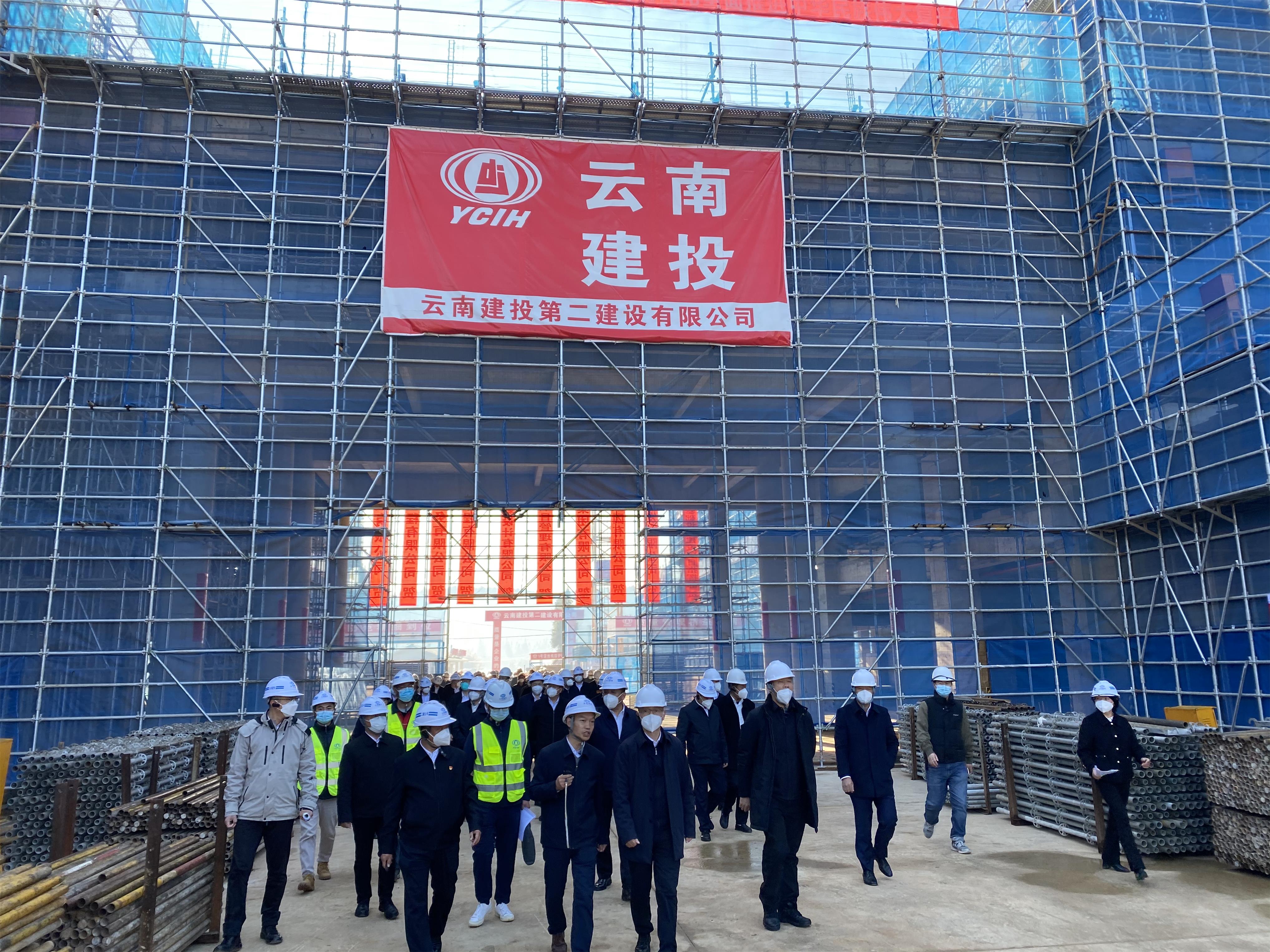 普洱市一行領(lǐng)導(dǎo)到二公司西盟縣大黑山通道建設(shè)項目現(xiàn)場觀摩