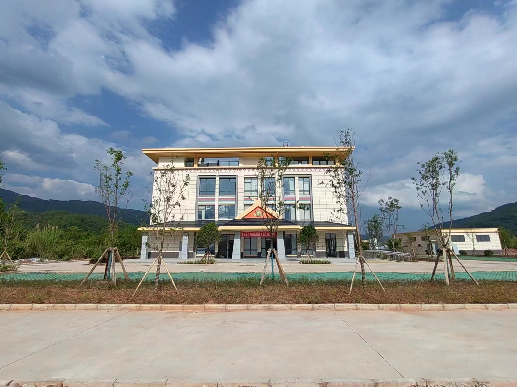 【項(xiàng)目動(dòng)態(tài)】瀾滄縣傳染病醫(yī)院建設(shè)項(xiàng)目順利通過(guò)竣工驗(yàn)收