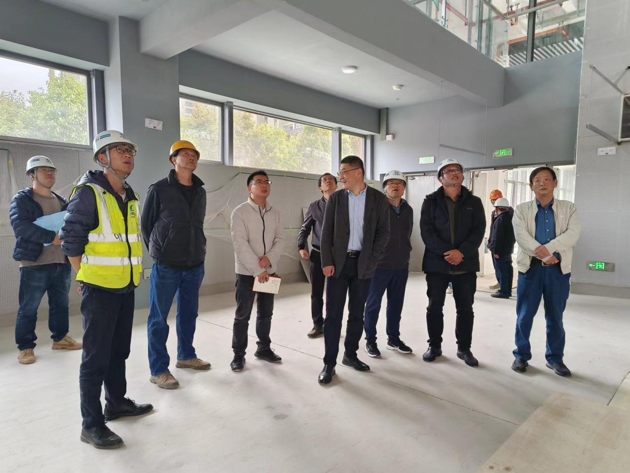 【公司要聞】省住建廳調(diào)研組到云南大學(xué)呈貢校區(qū)游泳館及室外工程建設(shè)項目調(diào)研